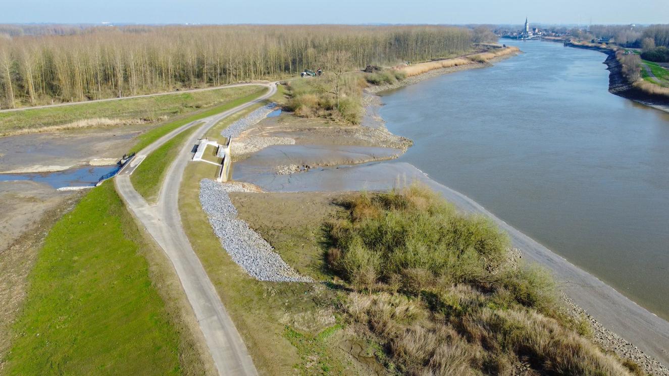 In- en uitwateringssluis Wal-Zwijn